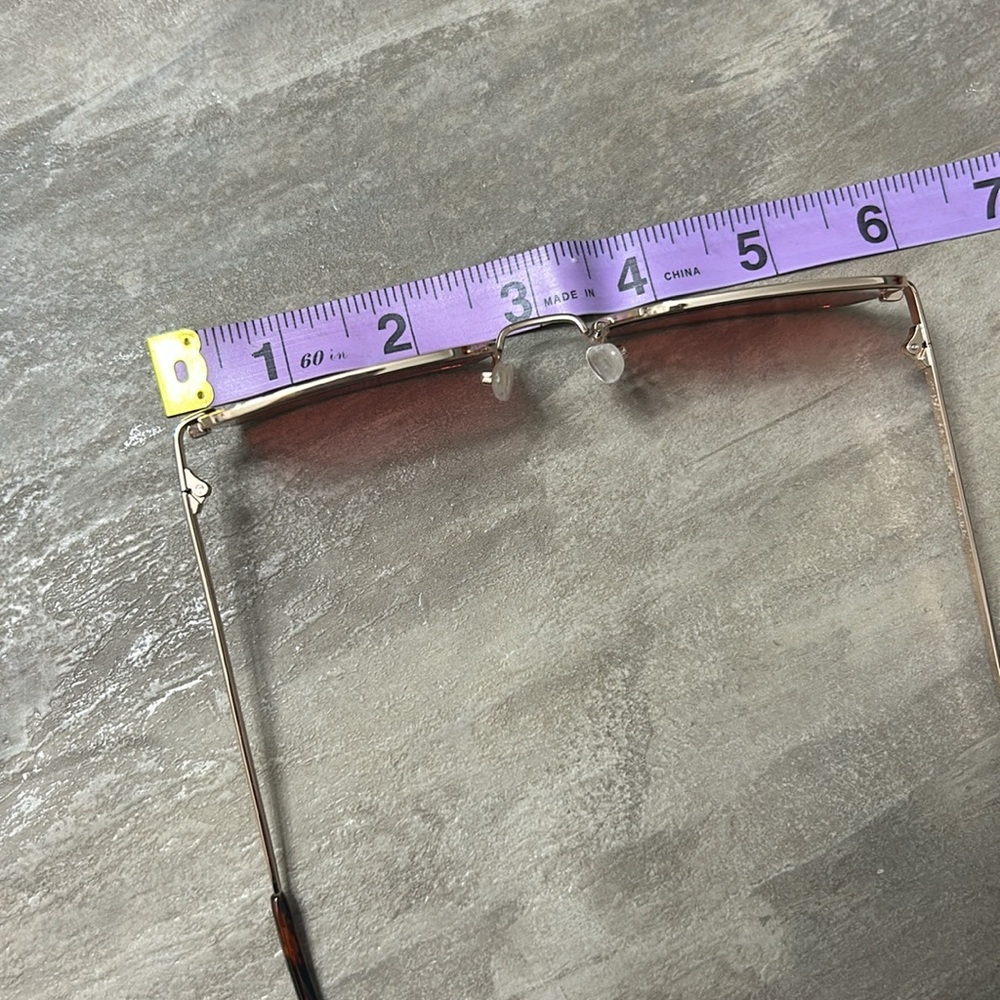 Quay Gradient Sunglasses - Picture 5 of 6